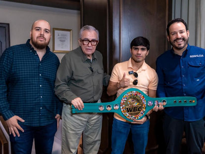 Rocha recibe al campeón mundial de boxeo, el mazatleco Pedro Guevara