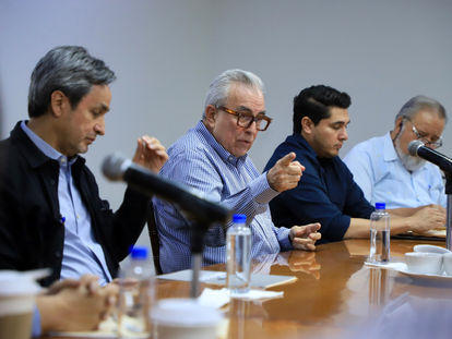 Rocha sostiene reunión con su gabinete previo a su Tercer Informe de Gobierno