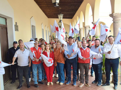 Dan banderazo de inicio a la Colecta de Cruz Roja en El Fuerte.