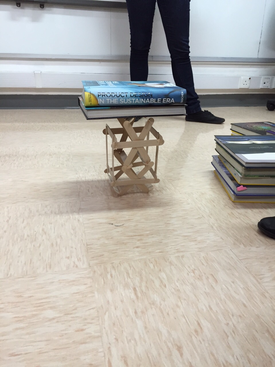 Popsicle Stick Tower Challenge viki