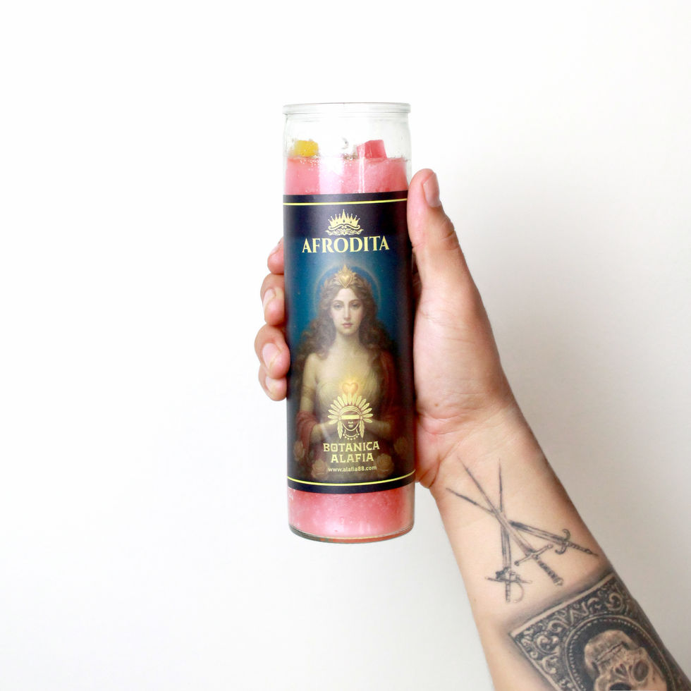 Vela de amor Afrodita de Botanica Alafia para atraer romance y energía femenina