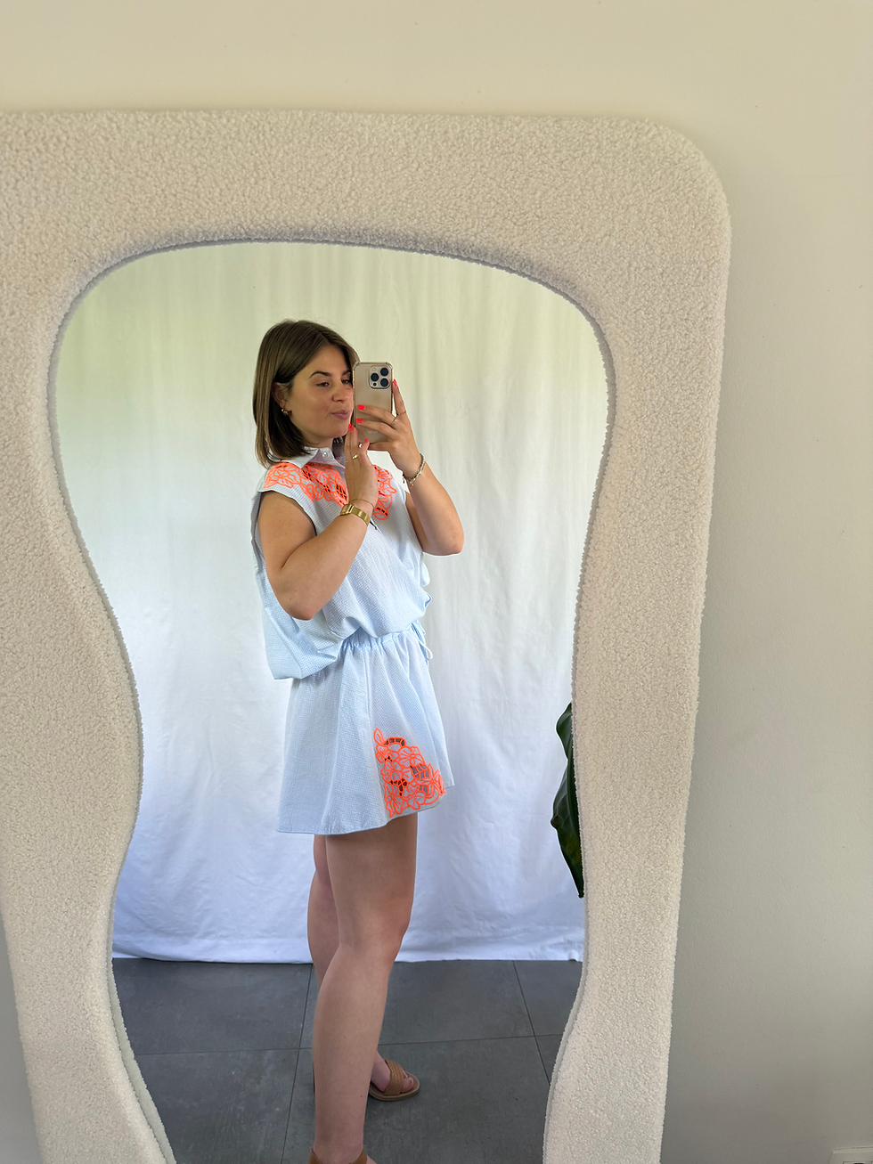 Thumbnail: Vicky short 