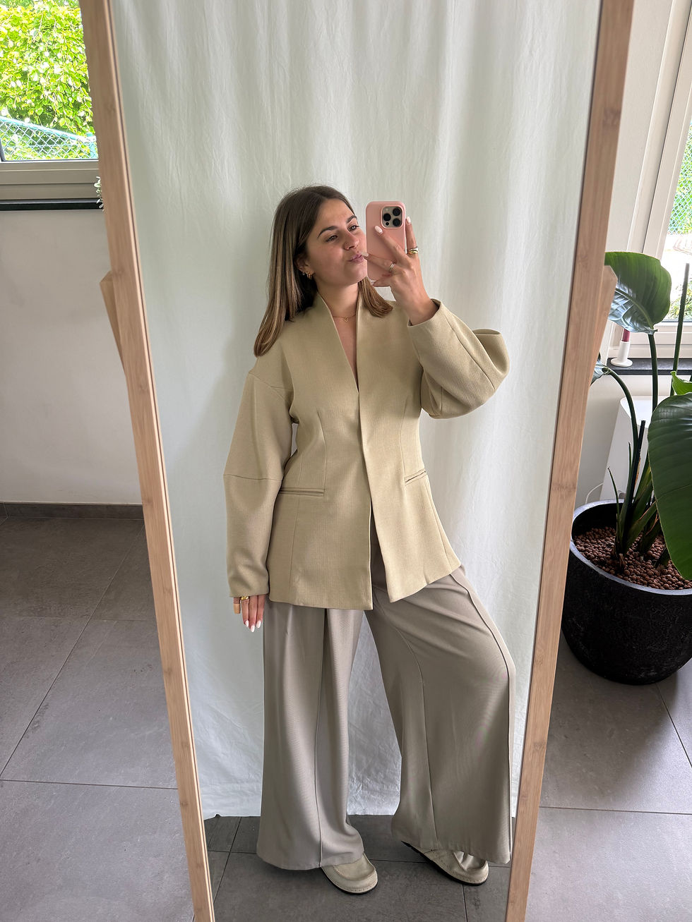 Thumbnail: Cinté blazer taupe