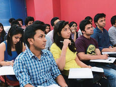 सरकारी स्कूल के 10,000 छात्रों को मिलेगा डॉक्टर-इंजीनियर बनने का मौका, फ्री कोचिंग योजना शुरू