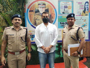 युवकों को हॉकी से मारने वाले वायरल वीडियो पर कार्रवाई, दोनों अभियुक्त गिरफ्तार