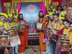 Rishikesh: श्रीराम के जयघोषों से गूंजा बनखंडी, हनुमान ध्वज पूजन और निमंत्रण पत्र का लोकार्पण