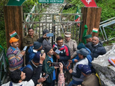 आज पर्यटकों के लिए फूलों की घाटी बंद, घांघरिया में हेमकुंड साहिब तीर्थयात्रियों के जत्थे को रोका