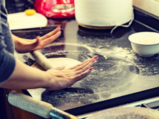 रसोई की स्लैब या चकला-बेलन? राहु-केतु से छुटकारा पाएं, जानें वास्तु शास्त्र के अनुसार सही तरीका क्या है?