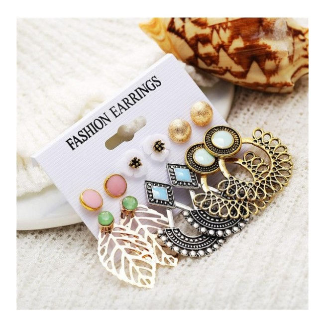Thumbnail: 6 Pairs Fashion Earrings  combo suitable for every occasions