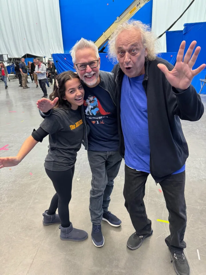 James Gunn avec Isabela Merced et Zlatko Buric