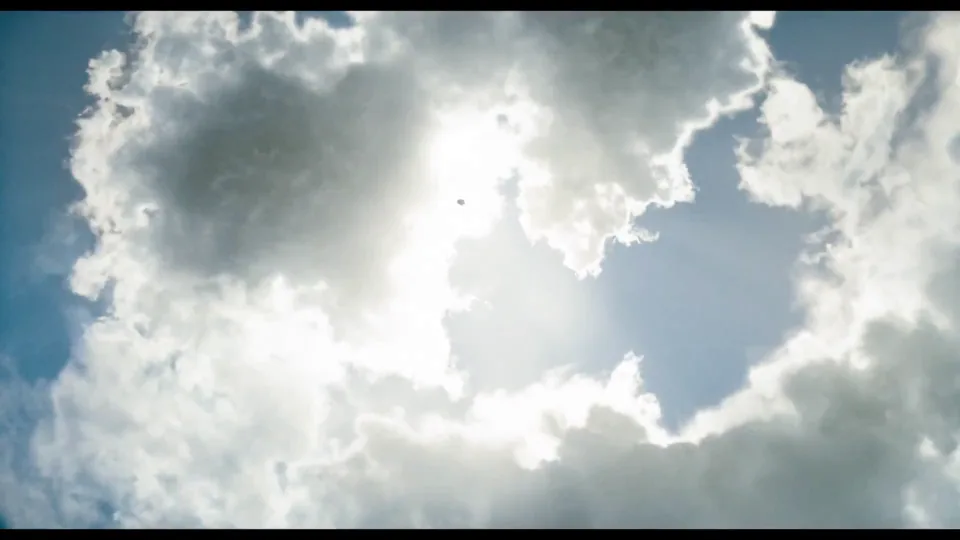 Superman file vers le soleil