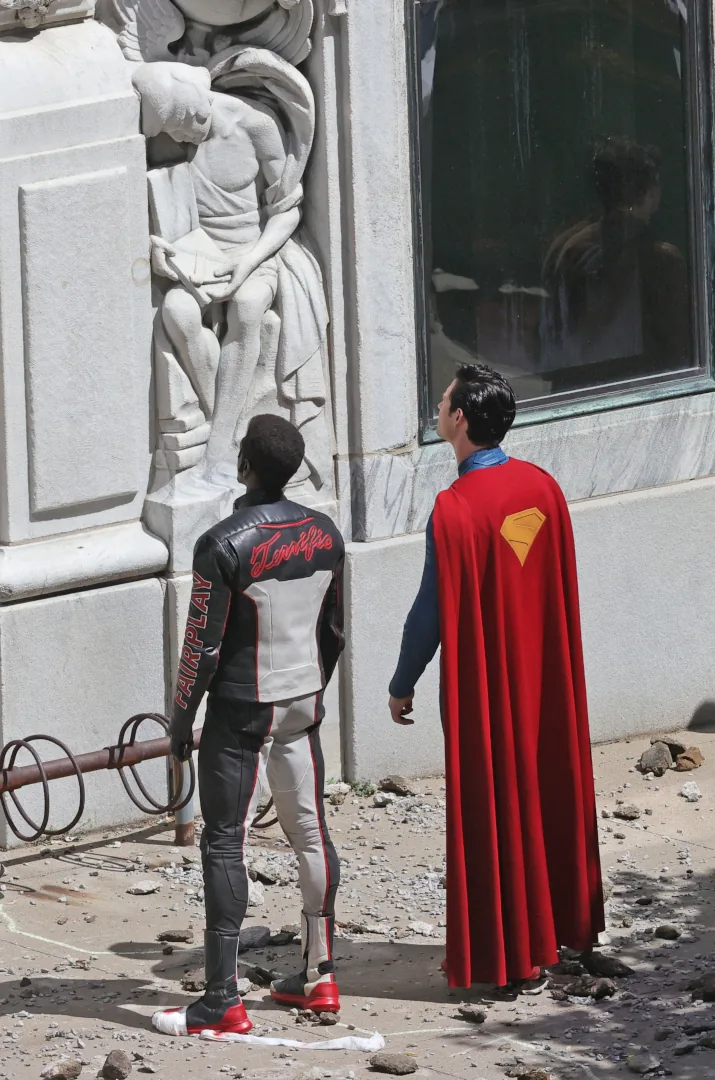 David Corenswet/Superman avec Edi Gathegi/Mister Terrific