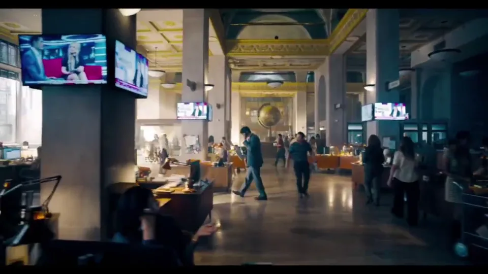 Clark arrive au Daily Planet