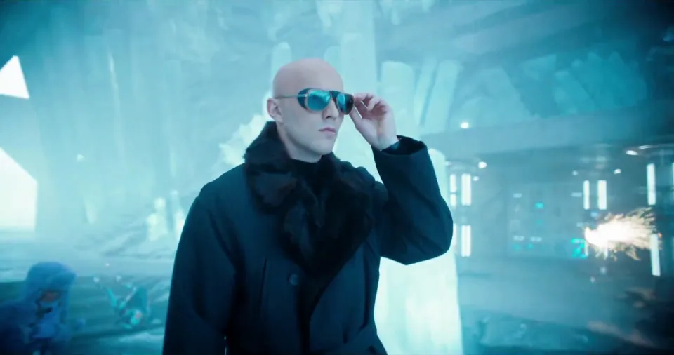 Lex Luthor arrive dans la Forteresse