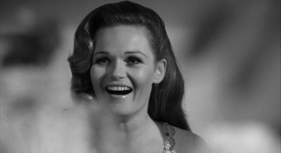 Valerie Perrine dans Lenny (1974)