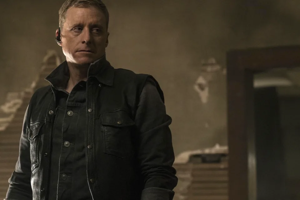 Dirk Gently, détective holistique (2017)