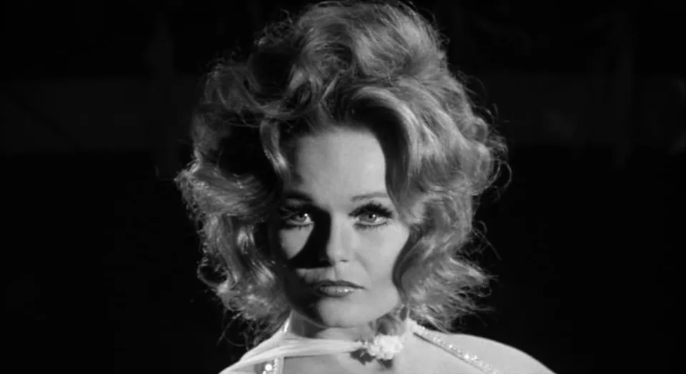 Valerie Perrine dans Lenny (1974)