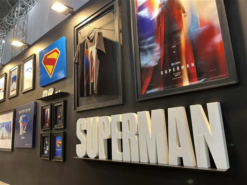 Exposition et stand Superman