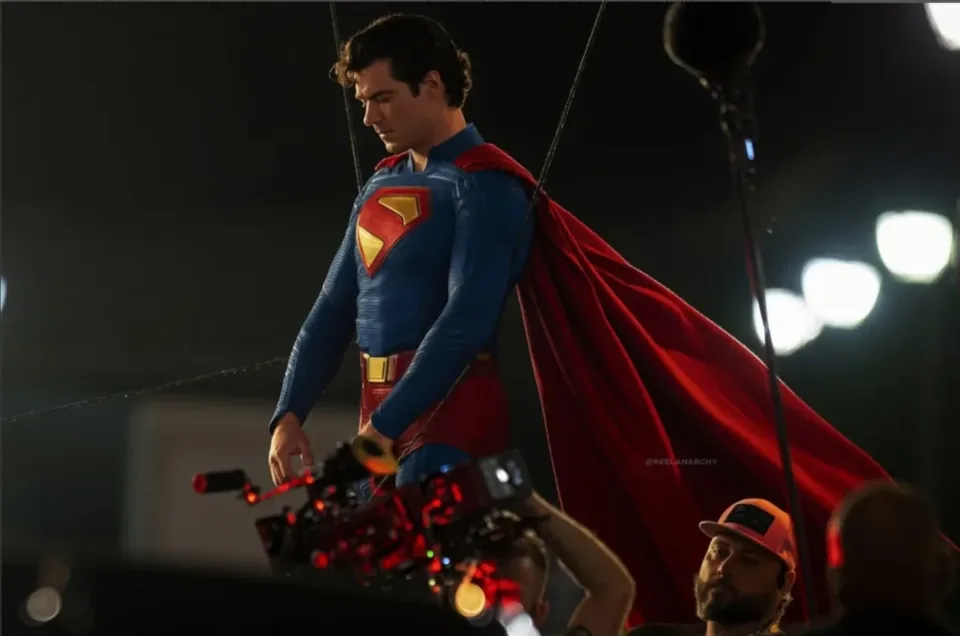 Tournage de Man of Tomorrow de plus près (modifié par IA)