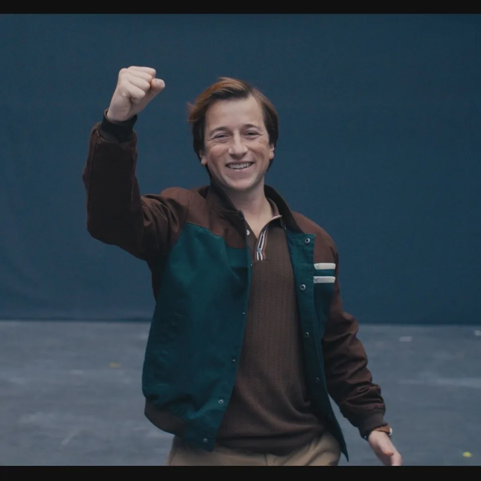 Skyler Gisondo est Jimmy Olsen