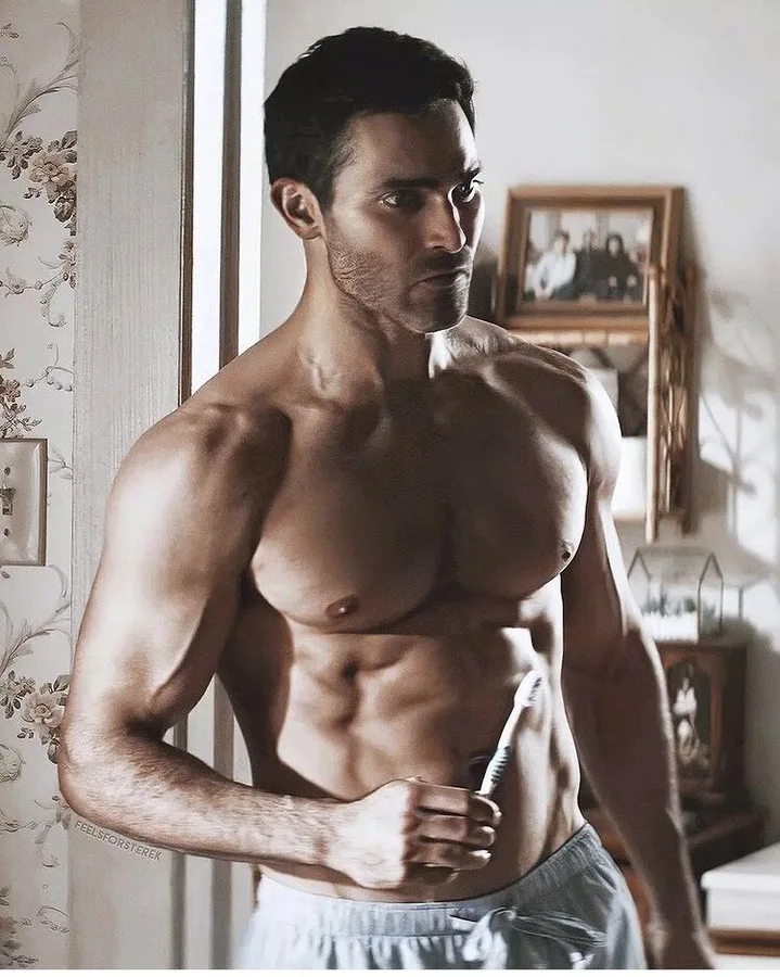 Tyler Hoechlin : musculature
