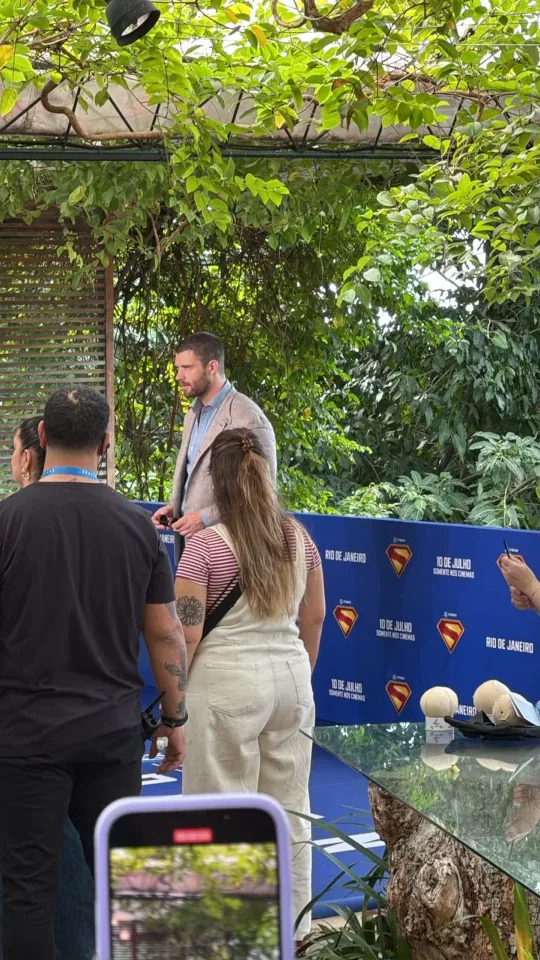 David Corenswet avec la presse locale