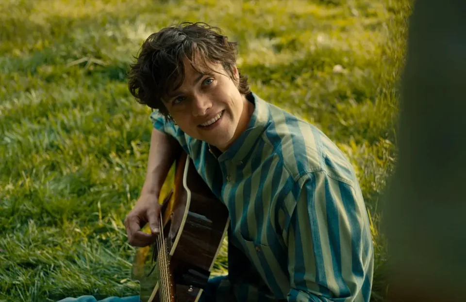 Douglas Smith dans The Swearing Jar