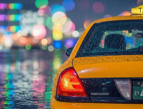 Crown_Victoria_taxi_rainy_night_202607171124.jpeg