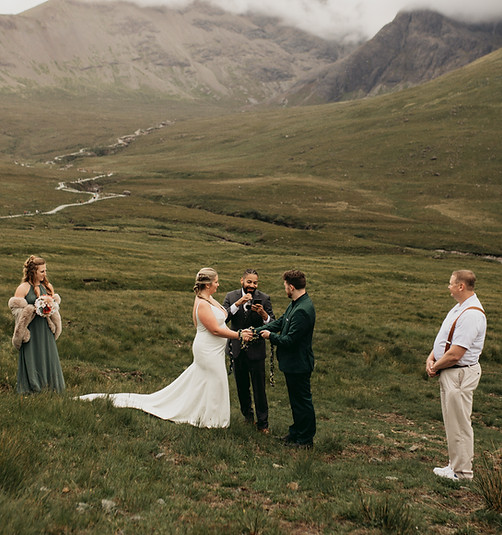 American couple elopes on the Isle of Skye in Scotland