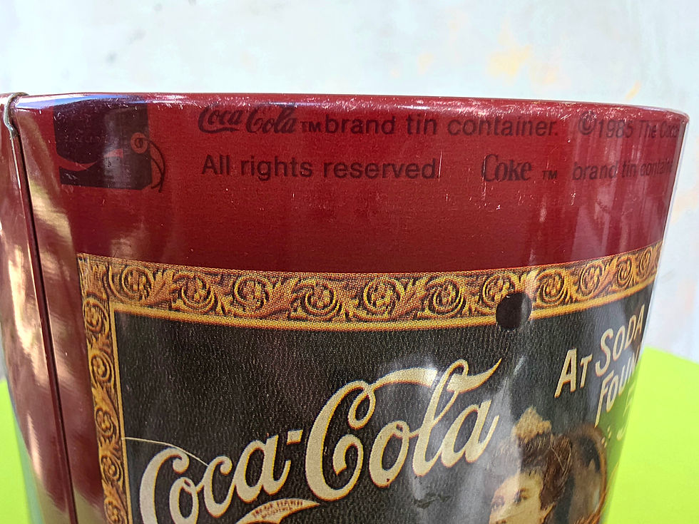 תמונה ממוזערת: פחית קוקה קולה - פרסומות ישנות של החברה (הקופסה מ-1985)