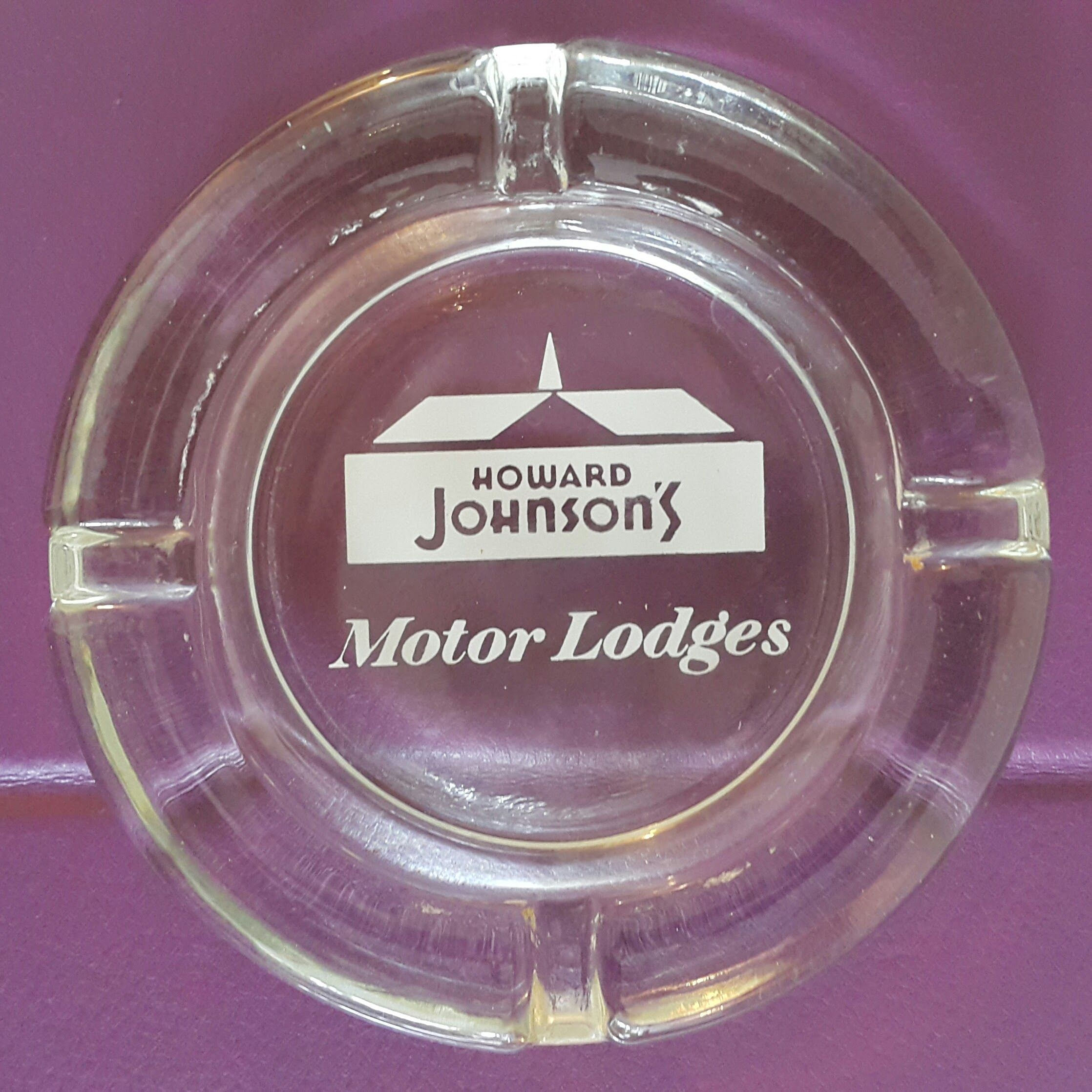 מאפרת זכוכית וינטג' מלון הווארד ג'ונסון מוטור לודג'