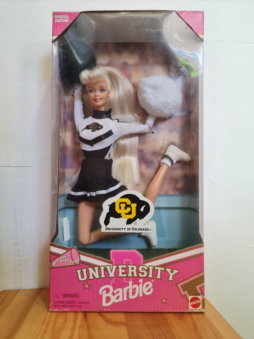 תמונה ממוזערת: ברבי Univercity of Colorado - בבגדי מעודדת- 1996