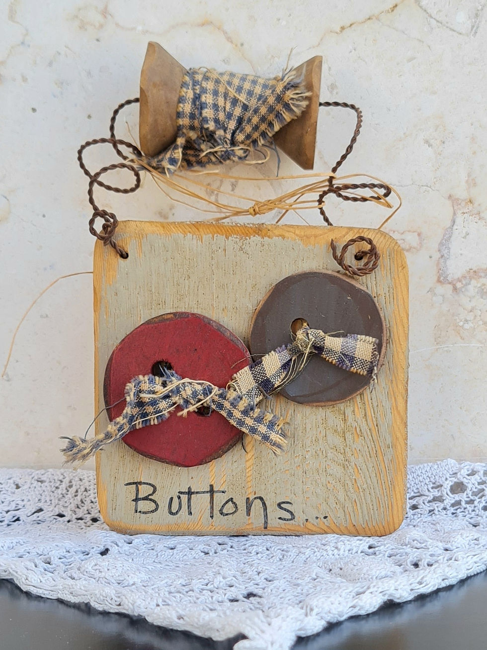 תמונה ממוזערת: שלט עץ קטן- buttons