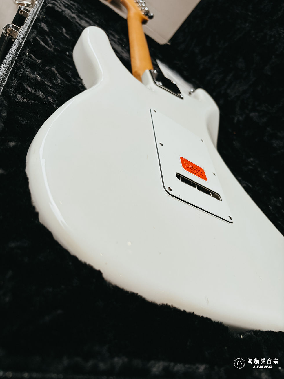 縮圖：Suhr Classic Pro HSS Olympic White used