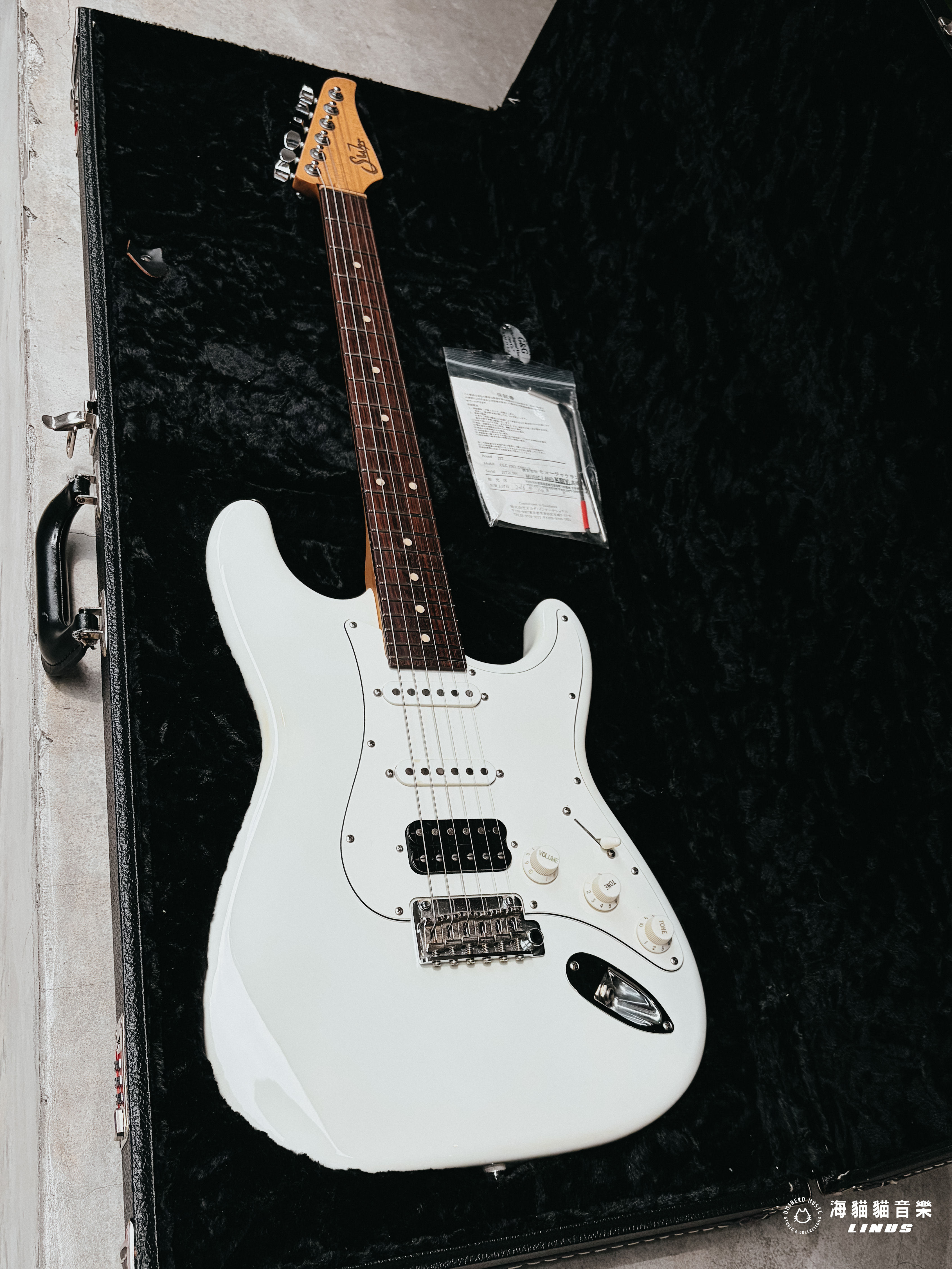Suhr Classic Pro HSS Olympic White used