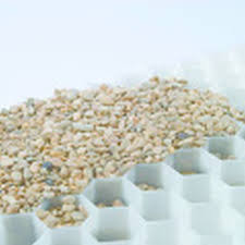 Kies grindplaten voor duurzame grindpaden!