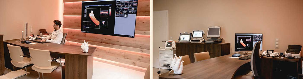 Der Arzt ist in seinem Büro am Schreibtisch zu sehen