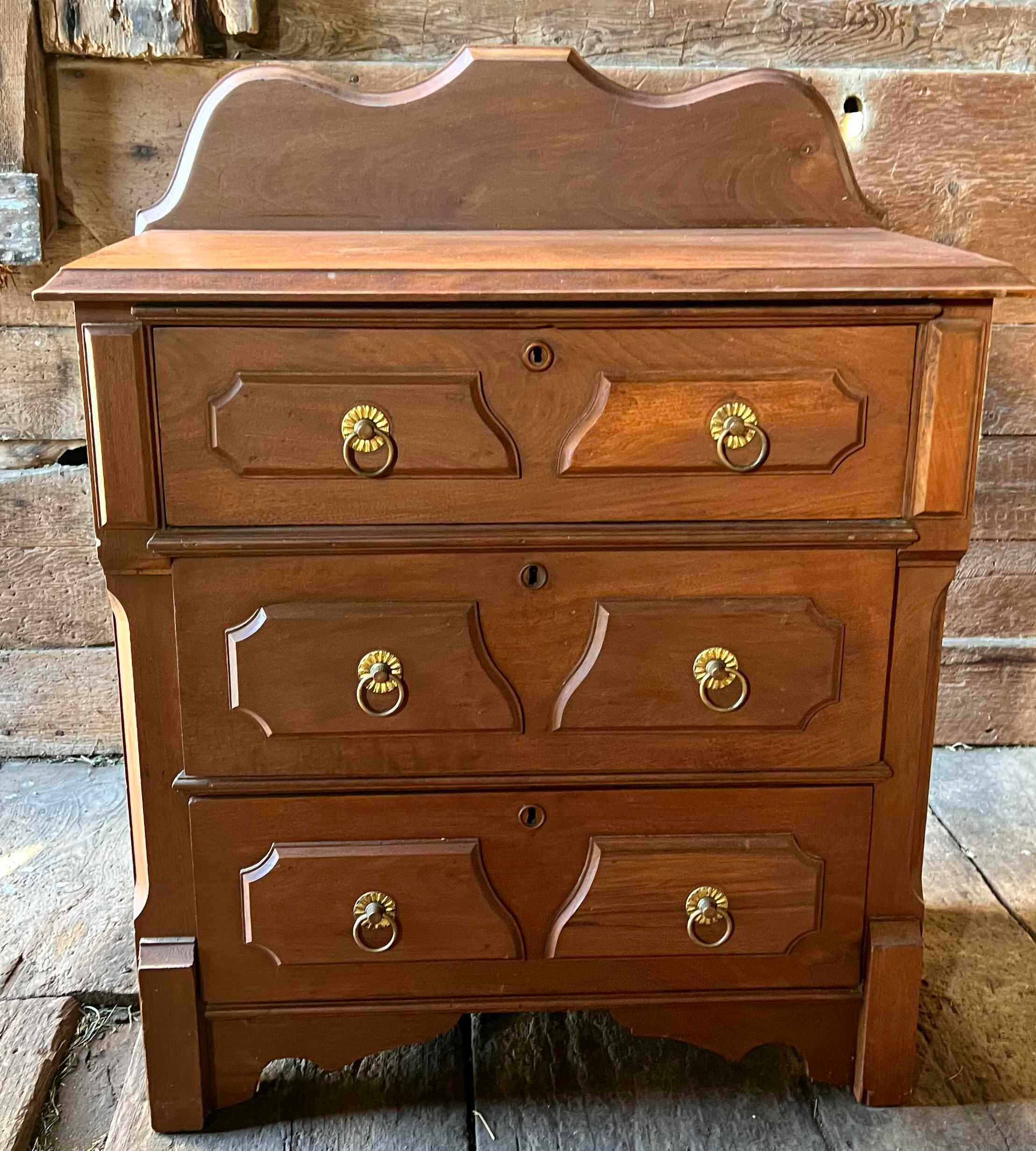 Dresser3