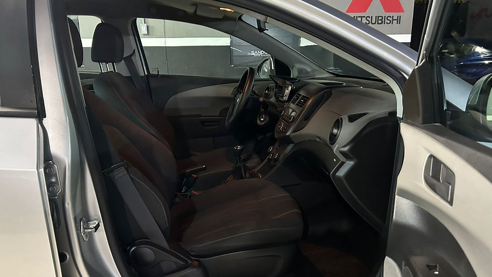 Miniatura: CHEVROLET	SONIC	PAQ 1 SD	PLATA	2016	 MANUAL