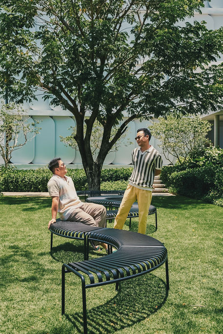 จองห้องพัก The Standard Hua Hin เดอะ สแตนดาร์ด หัวหิน โรงแรมหรูในหัวหิน ไฮแอท จองห้องพัก ราคาพิเศษ The Standard Hua Hin รีวิว เดอะ สแตนดาร์ด หัวหิน Beachfront views, lush gardens, and Michelin recognition. Summer in Hua Hin starts here. Enjoy summer by the sea with perks at one of world’s best hotels by Travel + Leisure Escape to The Standard Hua Hin, a chic beachfront resort with private villas, big rooms, a lush pool, spa, café, restaurants, nightlife and so much more.