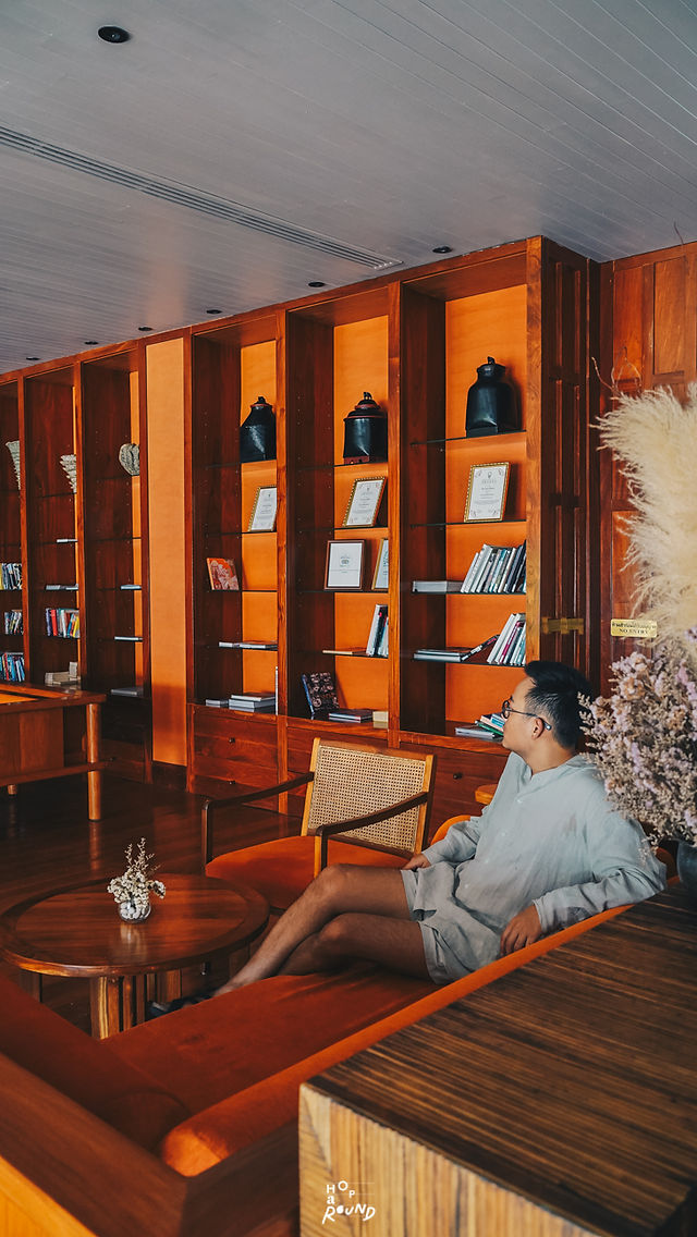 THE SURIN Phuket รีวิวเดอะ สุรินทร์ ภูเก็ต รีสอร์ทห้าดาวในกลุ่ม Design Hotels ตั้งอยู่บน Pansea Beach review รีสอร์ทน่าพักในภูเก็ต Best Resort in Phuket Luxury beach resort in Phuket The Surin Phuket Hotel review resort review best luxury resort hotel in phuket thailand best hotel in thailand in phuket hoparound.co Let's Hoparound www.hoparound.co the surin design hotel Ed Tuttle The Surin Phuket สวรรค์สีครามกับตำนานแห่งดีไซน์