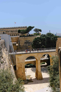 รีวิว Malta เที่ยวมอลต้าด้วยตัวเอง Malta Itinerary งบ ที่เที่ยวมอลต้า รีวิว Malta เที่ยวมอลต้า ประเทศลับมรดกโลก UNESCO แพลนเที่ยวมอลต้า 3 วัน 2 คืน แจกแพลนเที่ยวมอลต้า (Malta) เมืองมรดกโลกกลางทะเลเมดิเตอร์เรเนียน เดินทางง่าย สะดวก ค่าครองชีพไม่แพง พูดภาษาอังกฤษ เตรียมตัวไป Hop ที่ "มอลต้า" เกาะมรดกโลกที่อดีตและอนาคตบรรจบกันอย่างลงตัว! แจกแพลนเที่ยว 3 วัน 2 คืน พาสำรวจสถาปัตยกรรมยุคกลางอายุเกือบ 5,000 ปีที่ผสานงานดีไซน์ร่วมสมัย พร้อมแชร์ทริคเที่ยวฉบับ Smart Luxury ให้คุณเสพงานศิลป์ จิบกาแฟ และดินเนอร์หรูได้แบบคุ้มค่าที่สุด รีวิวมอลต้า review malta Valletta