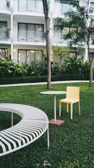 จองห้องพัก The Standard Hua Hin เดอะ สแตนดาร์ด หัวหิน โรงแรมหรูในหัวหิน ไฮแอท จองห้องพัก ราคาพิเศษ The Standard Hua Hin รีวิว เดอะ สแตนดาร์ด หัวหิน Beachfront views, lush gardens, and Michelin recognition. Summer in Hua Hin starts here. Enjoy summer by the sea with perks at one of world’s best hotels by Travel + Leisure Escape to The Standard Hua Hin, a chic beachfront resort with private villas, big rooms, a lush pool, spa, café, restaurants, nightlife and so much more.