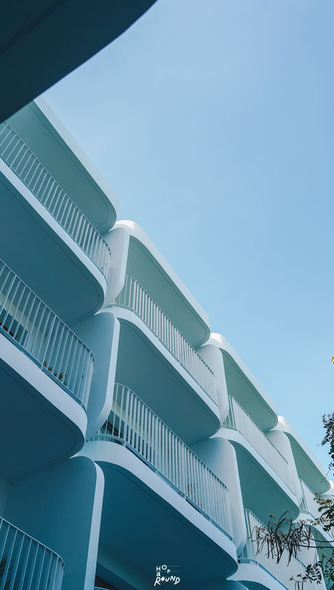จองห้องพัก The Standard Hua Hin เดอะ สแตนดาร์ด หัวหิน โรงแรมหรูในหัวหิน ไฮแอท จองห้องพัก ราคาพิเศษ The Standard Hua Hin รีวิว เดอะ สแตนดาร์ด หัวหิน Beachfront views, lush gardens, and Michelin recognition. Summer in Hua Hin starts here. Enjoy summer by the sea with perks at one of world’s best hotels by Travel + Leisure Escape to The Standard Hua Hin, a chic beachfront resort with private villas, big rooms, a lush pool, spa, café, restaurants, nightlife and so much more.