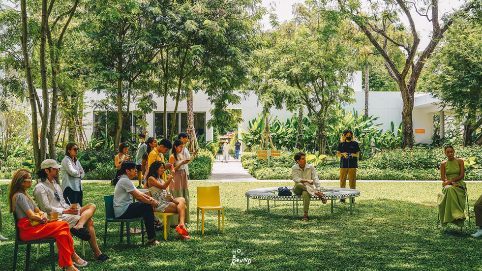 จองห้องพัก The Standard Hua Hin เดอะ สแตนดาร์ด หัวหิน โรงแรมหรูในหัวหิน ไฮแอท จองห้องพัก ราคาพิเศษ The Standard Hua Hin รีวิว เดอะ สแตนดาร์ด หัวหิน Beachfront views, lush gardens, and Michelin recognition. Summer in Hua Hin starts here. Enjoy summer by the sea with perks at one of world’s best hotels by Travel + Leisure Escape to The Standard Hua Hin, a chic beachfront resort with private villas, big rooms, a lush pool, spa, café, restaurants, nightlife and so much more.