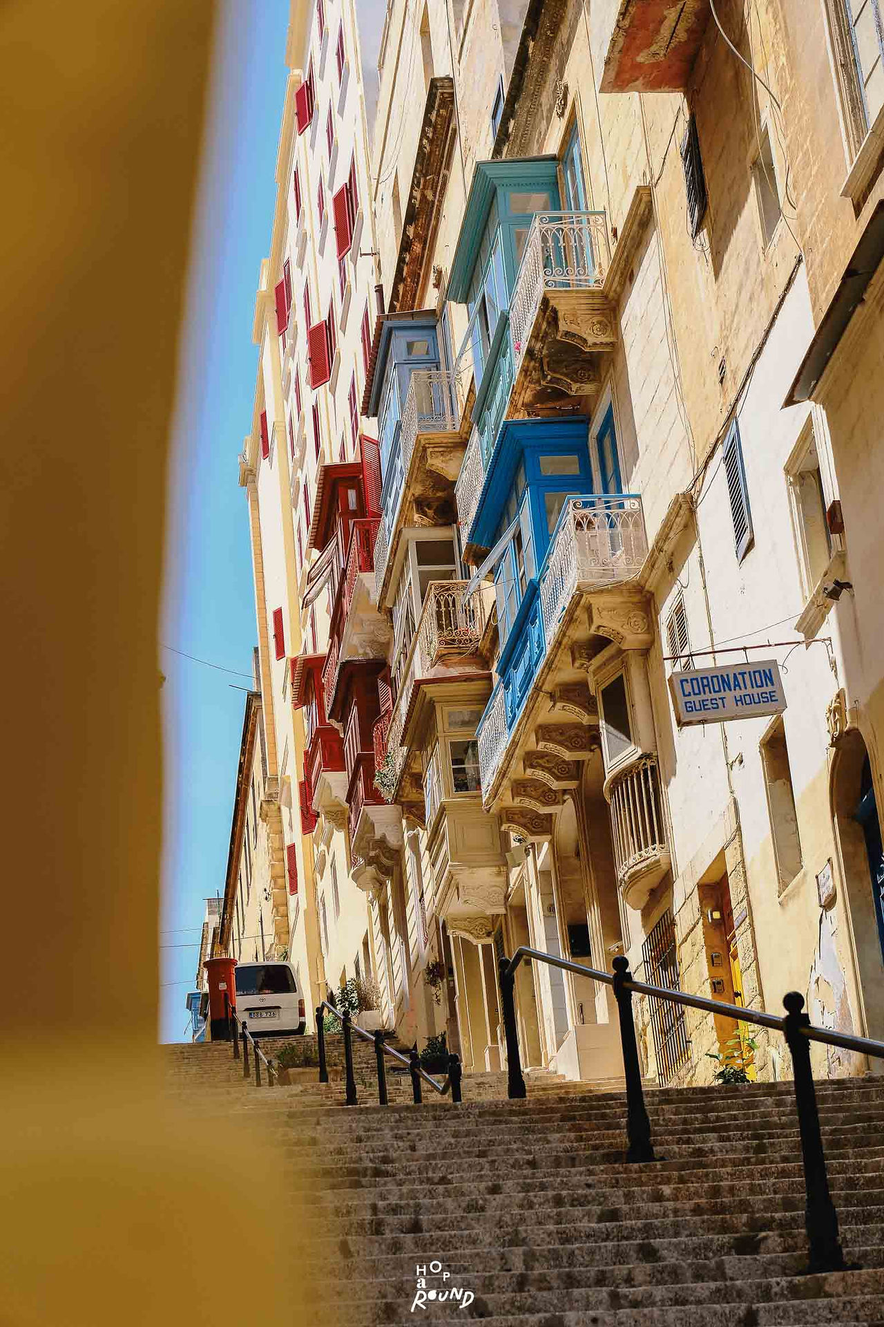 เที่ยวมอลต้าด้วยตัวเอง Malta Itinerary งบ ที่เที่ยวมอลต้า รีวิว Malta เที่ยวมอลต้า ประเทศลับมรดกโลก UNESCO แพลนเที่ยวมอลต้า 3 วัน 2 คืน แจกแพลนเที่ยวมอลต้า (Malta) เมืองมรดกโลกกลางทะเลเมดิเตอร์เรเนียน เดินทางง่าย สะดวก ค่าครองชีพไม่แพง พูดภาษาอังกฤษ เตรียมตัวไป Hop ที่ "มอลต้า" เกาะมรดกโลกที่อดีตและอนาคตบรรจบกันอย่างลงตัว! แจกแพลนเที่ยว 3 วัน 2 คืน พาสำรวจสถาปัตยกรรมยุคกลางอายุเกือบ 5,000 ปีที่ผสานงานดีไซน์ร่วมสมัย พร้อมแชร์ทริคเที่ยวฉบับ Smart Luxury ให้คุณเสพงานศิลป์ จิบกาแฟ และดินเนอร์หรูได้แบบคุ้มค่าที่สุด รีวิวมอลต้า review malta