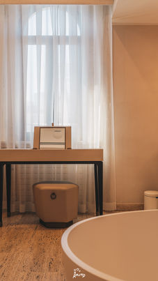 รีวิวห้องพักโรงแรม Park Hyatt Milano การตกแต่งห้องสวีทด้วยหิน Travertine สไตล์ Quiet Luxury รีวิวโรงแรมที่พักสวยในมิลานที่เน้นความประณีตและสงบเงียบ เที่ยวมิลาน ทริปมิลาน แพลนเที่ยวมิลาน milan luxury hotel world of hyatt park hyatt milan