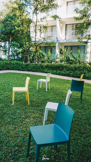 จองห้องพัก The Standard Hua Hin เดอะ สแตนดาร์ด หัวหิน โรงแรมหรูในหัวหิน ไฮแอท จองห้องพัก ราคาพิเศษ The Standard Hua Hin รีวิว เดอะ สแตนดาร์ด หัวหิน Beachfront views, lush gardens, and Michelin recognition. Summer in Hua Hin starts here. Enjoy summer by the sea with perks at one of world’s best hotels by Travel + Leisure Escape to The Standard Hua Hin, a chic beachfront resort with private villas, big rooms, a lush pool, spa, café, restaurants, nightlife and so much more.