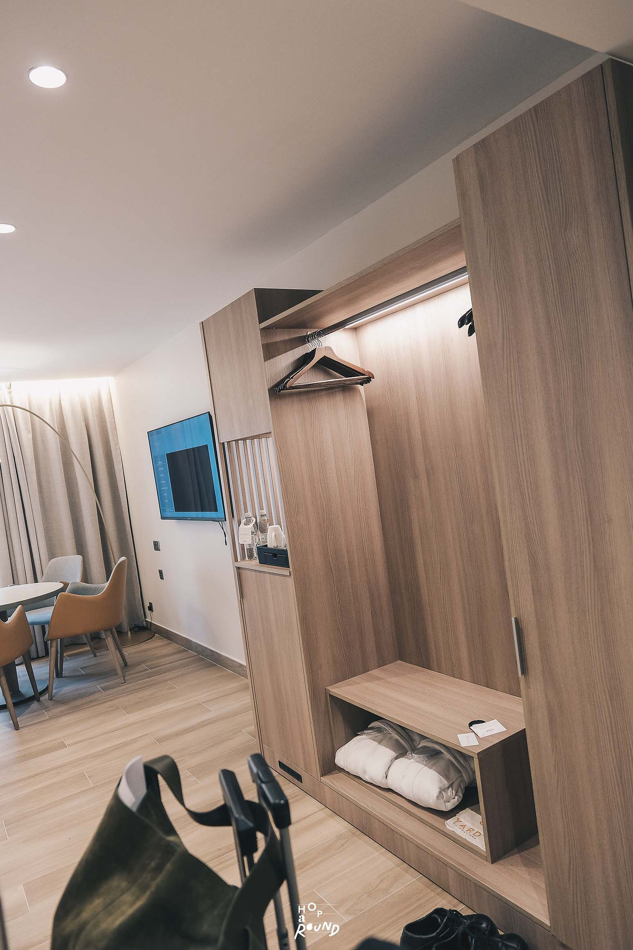 รีวิว courtyard by marriott sliema เที่ยวมอลต้าด้วยตัวเอง Malta Itinerary งบ ที่เที่ยวมอลต้า รีวิว Malta เที่ยวมอลต้า ประเทศลับมรดกโลก UNESCO แพลนเที่ยวมอลต้า 3 วัน 2 คืน แจกแพลนเที่ยวมอลต้า (Malta) เมืองมรดกโลกกลางทะเลเมดิเตอร์เรเนียน เดินทางง่าย สะดวก ค่าครองชีพไม่แพง พูดภาษาอังกฤษ เตรียมตัวไป Hop ที่ "มอลต้า" เกาะมรดกโลกที่อดีตและอนาคตบรรจบกันอย่างลงตัว! แจกแพลนเที่ยว 3 วัน 2 คืน พาสำรวจสถาปัตยกรรมยุคกลางอายุเกือบ 5,000 ปีที่ผสานงานดีไซน์ร่วมสมัย พร้อมแชร์ทริคเที่ยวฉบับ Smart Luxury ให้คุณเสพงานศิลป์ จิบกาแฟ และดินเนอร์หรูได้แบบคุ้มค่าที่สุด รีวิวมอลต้า review malta