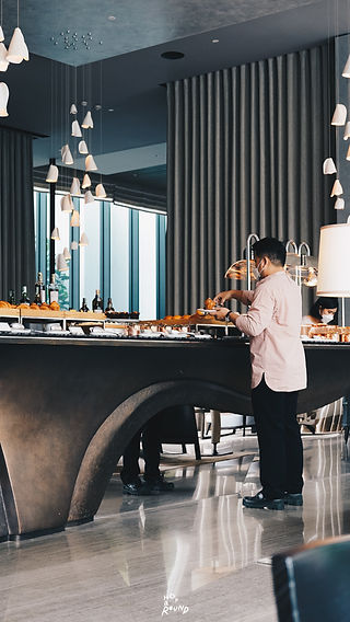 รีวิว Four Seasons Bangkok at Chao Phraya River โฟร์ซีซั่นส์ กรุงเทพฯ ริมแม่น้ำเจ้าพระยา รีวิวโรงแรม Hoparound.co Let's Hoparound Staycation in Bangkok Best hotel in Bangkok โรงแรมน่านอนในกรุงเทพ ร้านอาหารในโรงแรม อาหารเช้าอร่อย เตียงนุ่ม เพจท่องเที่ยว เพจนำเที่ยว ถ่ายรูปสวย อาหารเช้าอร่อย